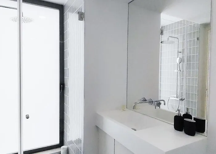 شقة Amazing Stylish W Ac Balcony Elevator *