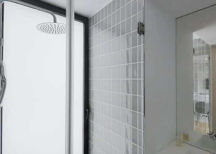 شقة Amazing Stylish W Ac Balcony Elevator