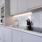 Apartament Amazing Stylish W Ac Balcony Elevator *