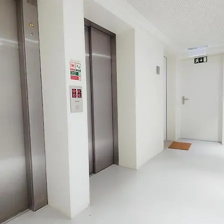 Amazing Stylish W Ac Balcony Elevator Apartment Lisbon