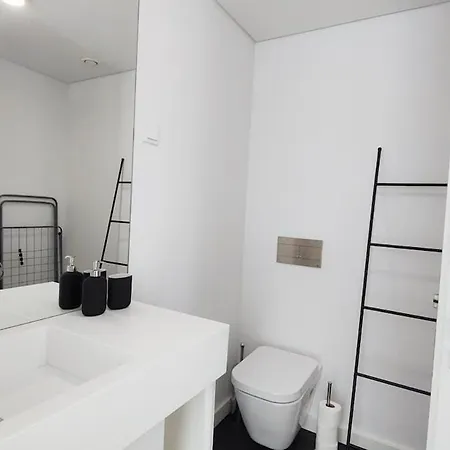 Amazing Stylish W Ac Balcony Elevator Apartmán *