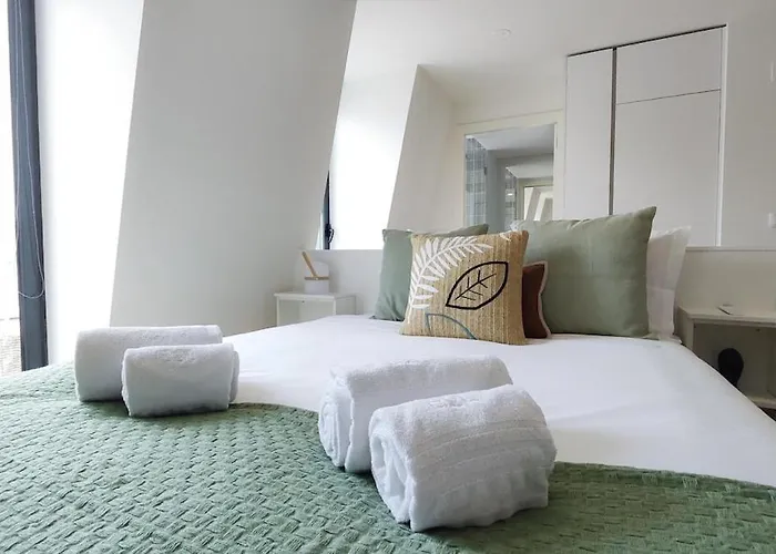 Amazing Stylish W Ac Balcony Elevator Апартаменти *