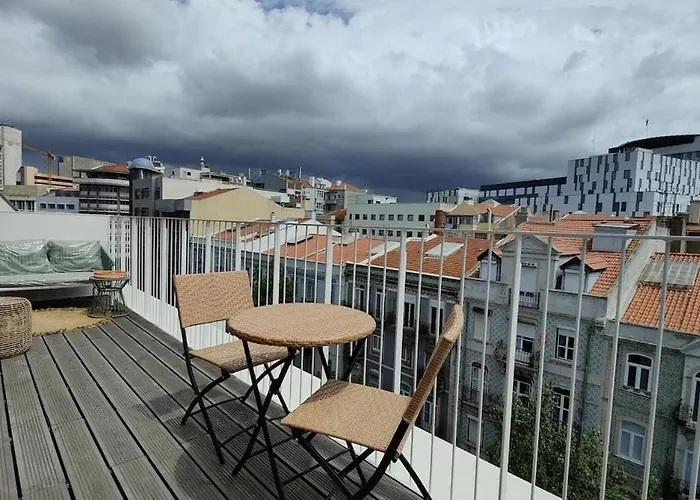 Апартаменти Amazing Stylish W Ac Balcony Elevator *