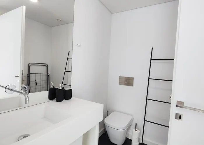 Amazing Stylish W Ac Balcony Elevator Апартаменти *